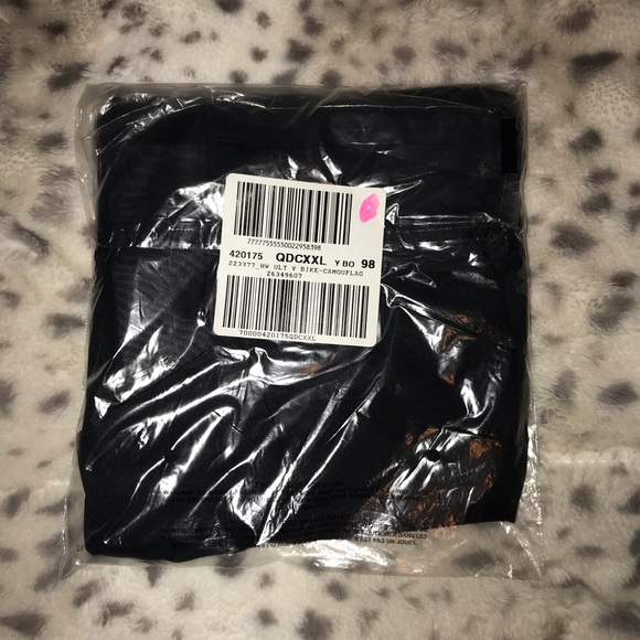 Vs Pink Ultimate High Waist 6" Bike Short With Mesh - Picture 11 of 11